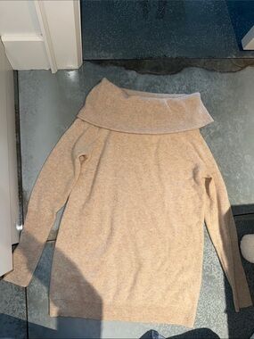 100% Cashmere Off-Shoulder Long Sleeve Women's Sweater - Beige